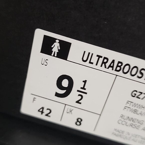 Adidas Ultraboost 4.0 DNA Size 9.5 New - Picture 5 of 10